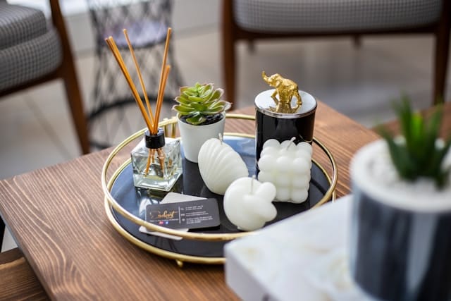 Lamps and lighting fixtures